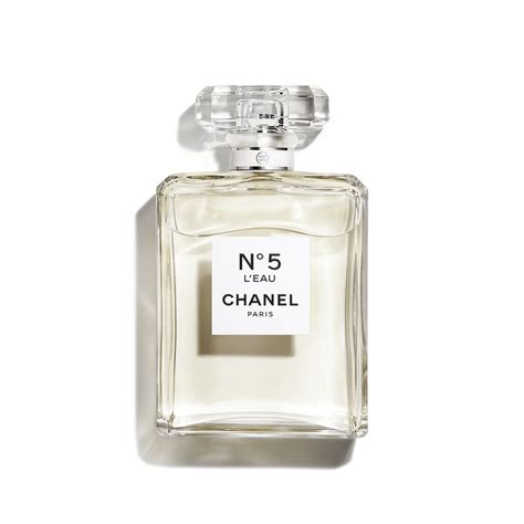 chanel 5 é masculino ou feminino|CHANEL N°5: perfume, loção, spray, bruma .